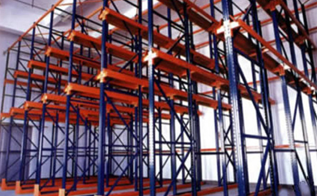 倉庫貫通式貨架