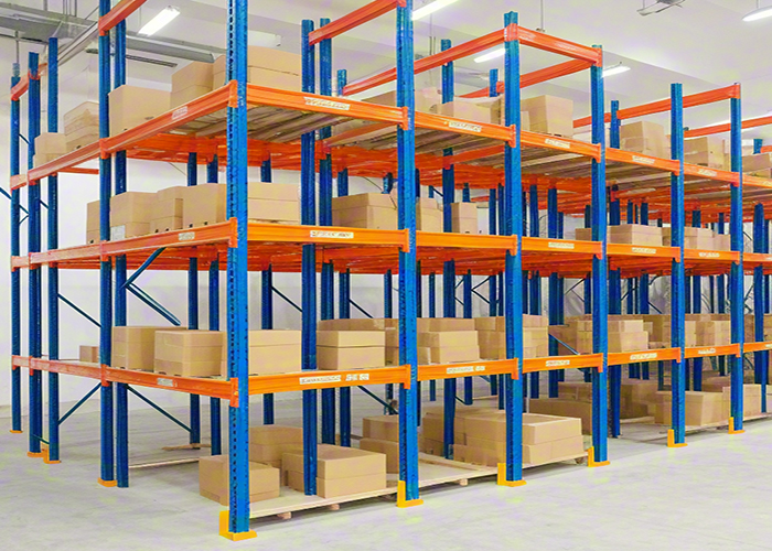 深圳倉(cāng)庫(kù)貨架定制的靜電噴涂與鍍鋅的防銹有哪些不同點(diǎn)?